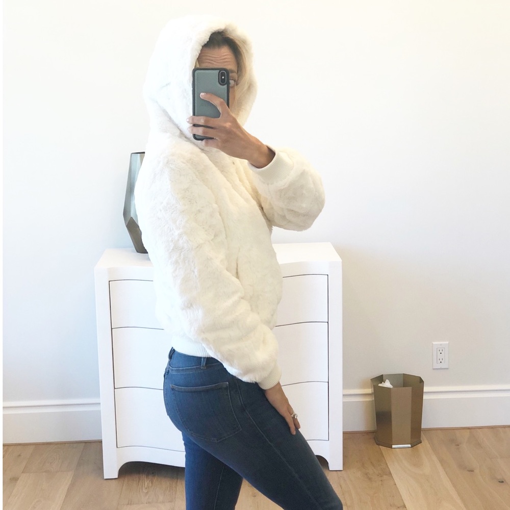 White Full Zip Up Faux Fur Hoodie - Picture 4 of 7